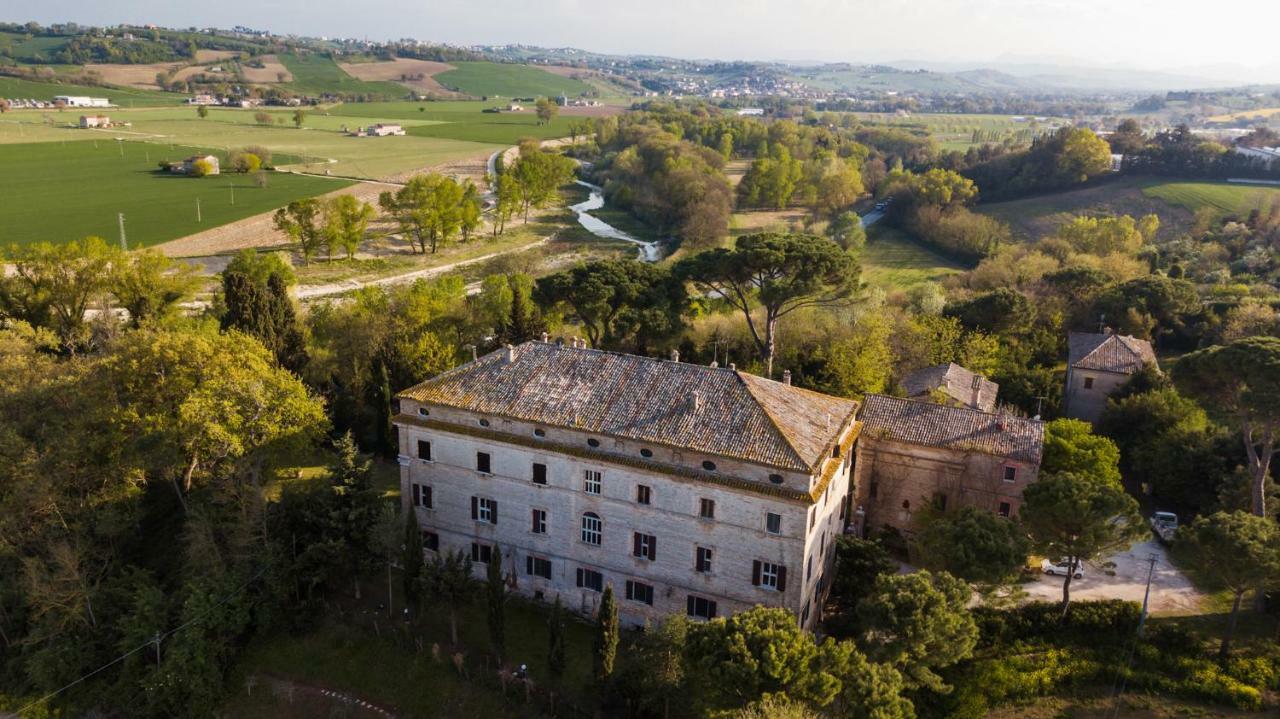 Locanda Della Cavalleria Apartamento Ripe Exterior foto